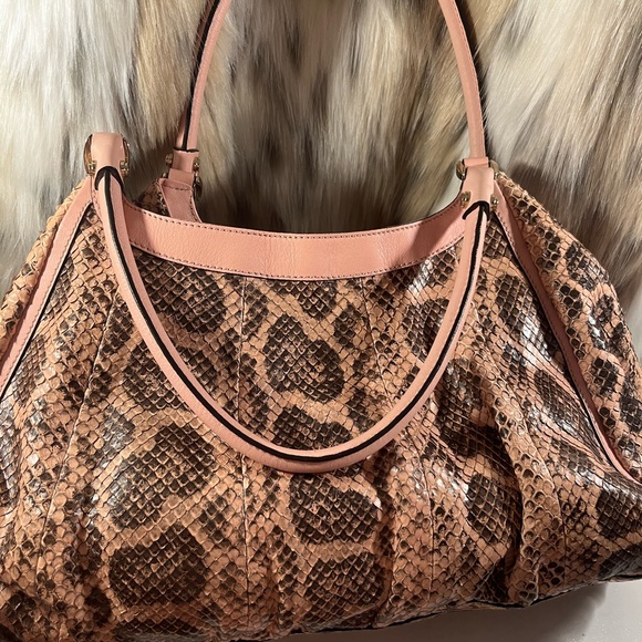 ๐ Gucci PYTHON ๐ EUC pink/tan/brown large bag with silver hardware. STUNNING. - Picture 6 of 16